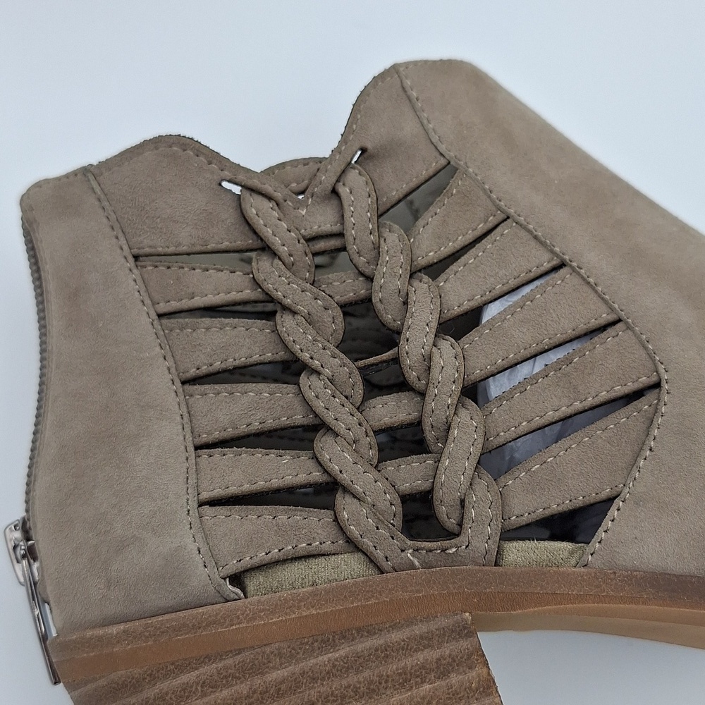 NIB VINCE CAMUTO Prestetta Bootie - Foxy True Suede, Taupe - Picture 13 of 16